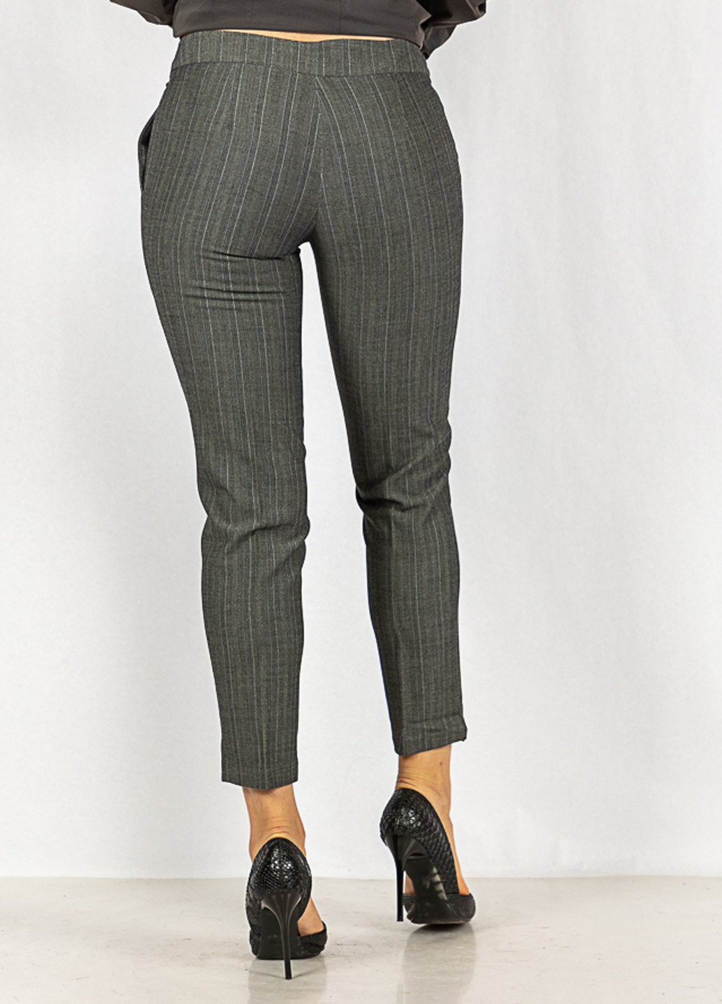 Серые кэжуал демисезонные укороченные, зауженные брюки Time of Style