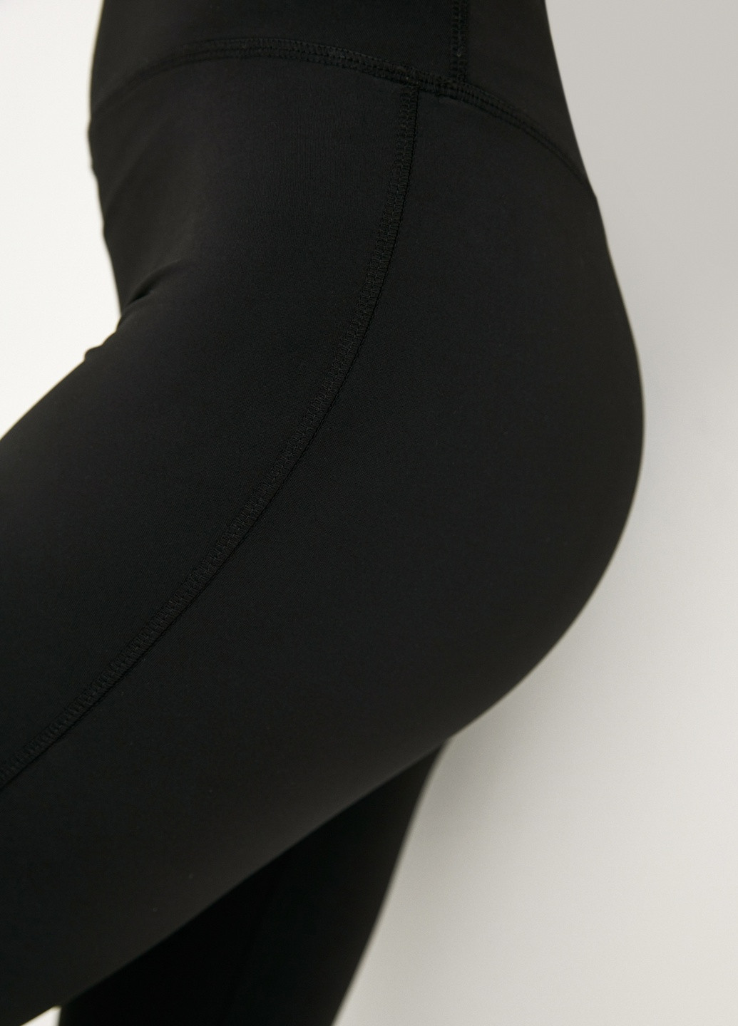Капри Daria Karpiuk высокая талия однотонные чёрные спортивные бифлекс