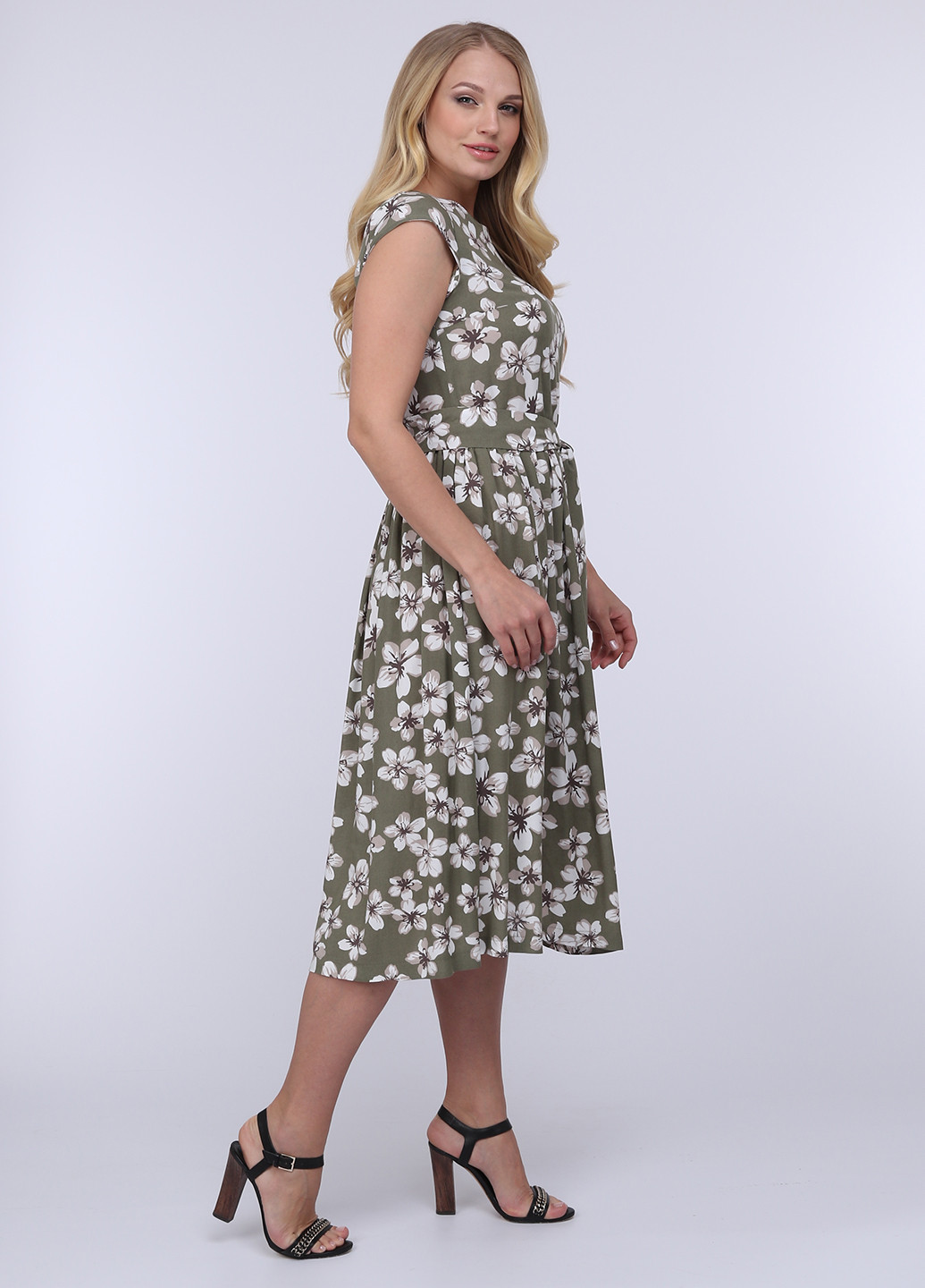 Оливковое кэжуал платье клеш Алеся с цветочным принтом