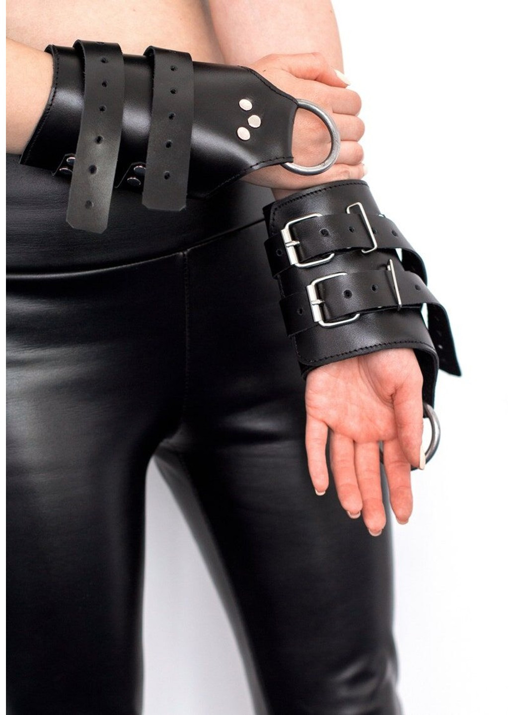 Манжети для підвісу за руки Kinky Hand Cuffs For Suspension із натуральної шкіри, колір чорний Art of Sex (252383300)