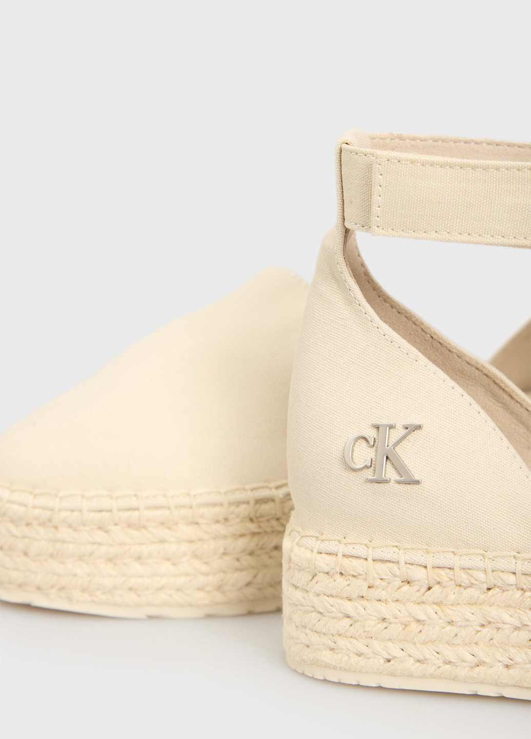 Бежевые эспадрильи Calvin Klein Jeans однотонный логотип (366431723)