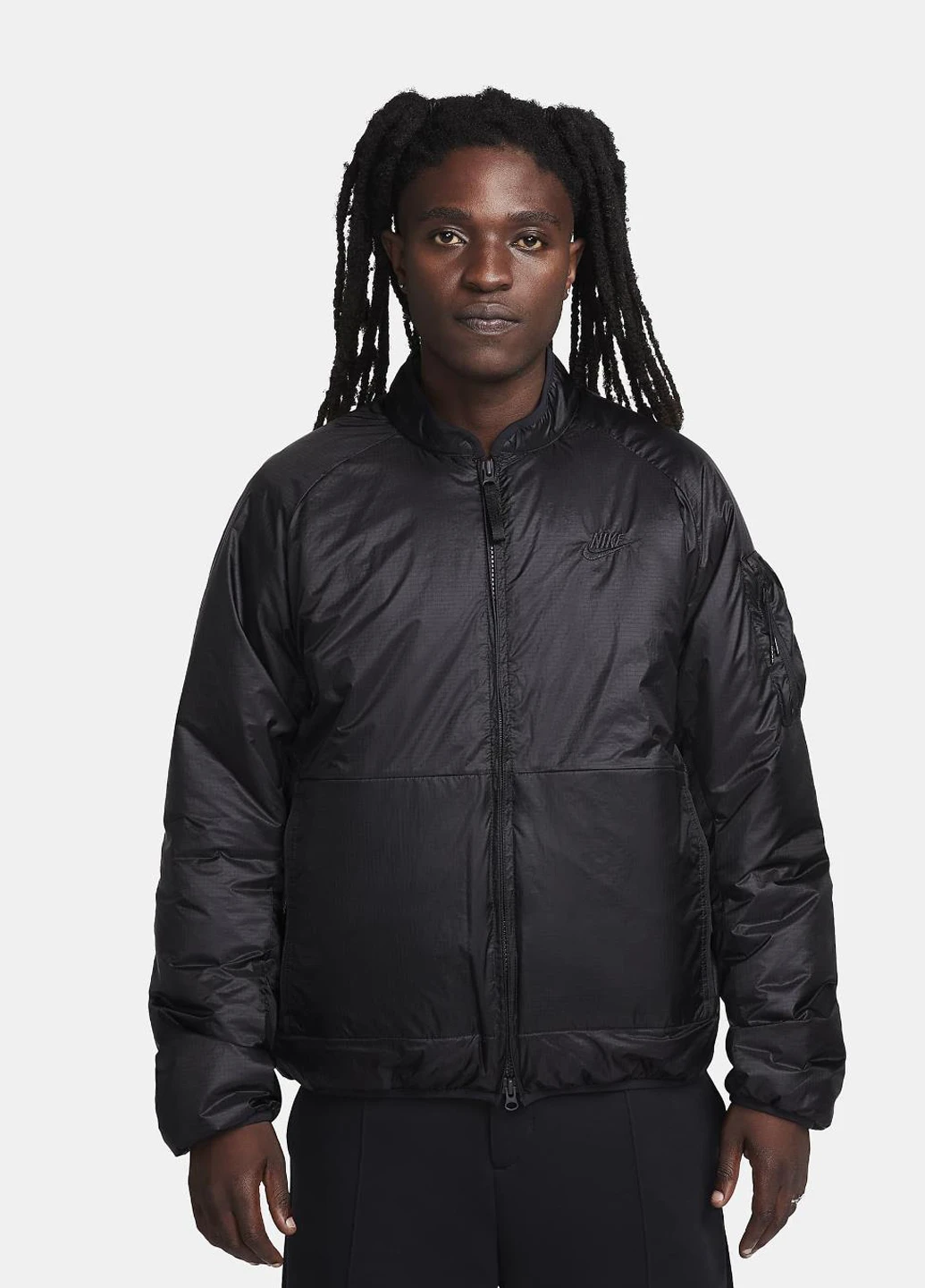 Чорна демісезонна куртка fb7858-010 Nike SPORTSWEAR TECH THERMA-FIT LOOSE INSULATED