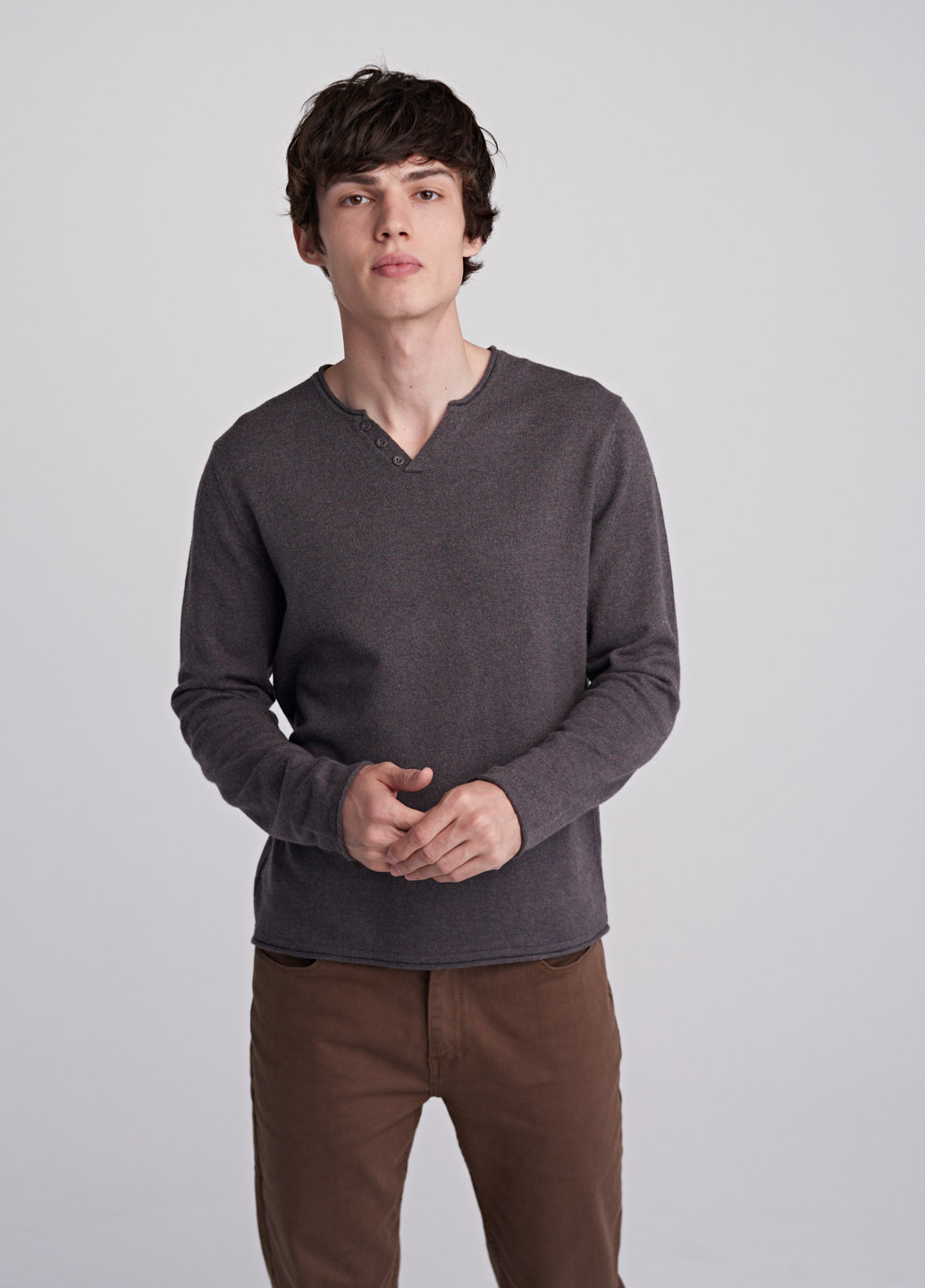 Серо-коричневый демисезонный джемпер пуловер SELA