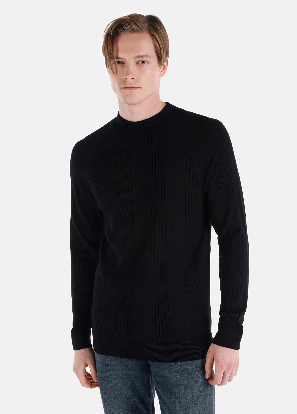 Черный зимний свитер джемпер Colin's