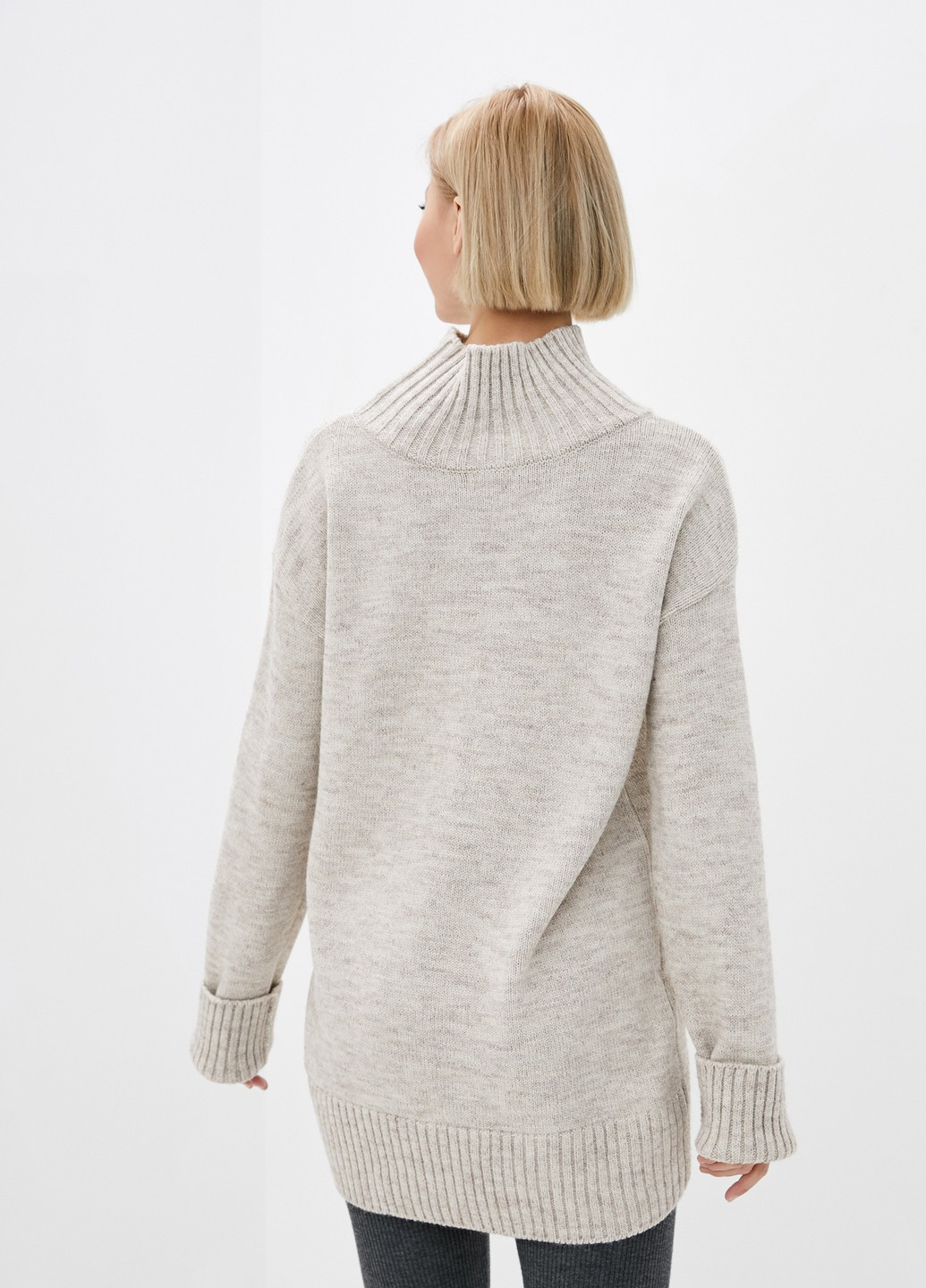 Бежевый зимний свитер Sewel