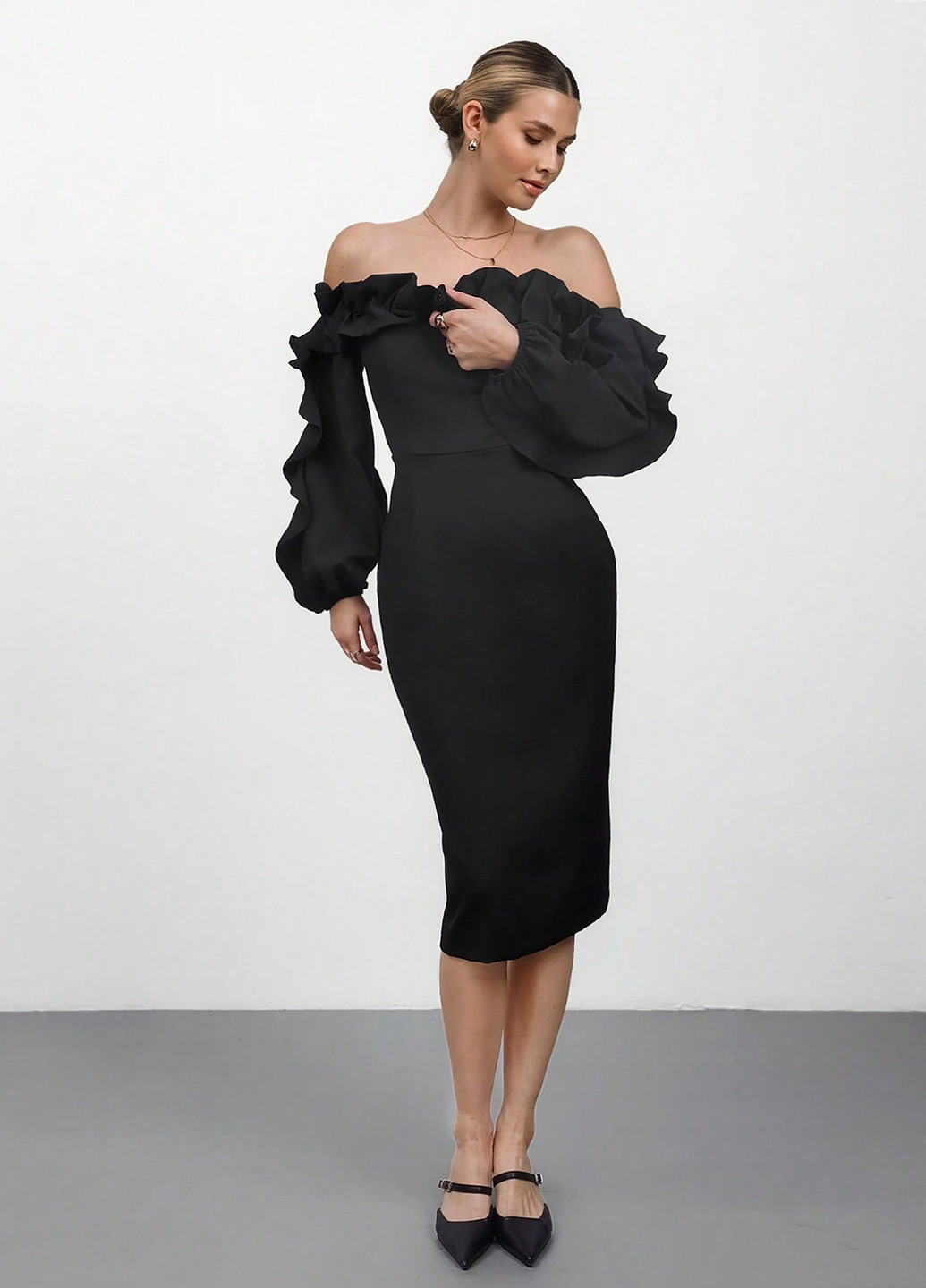 Чорна вечірня сукня силуетна, на одне плече SHEIN однотонна