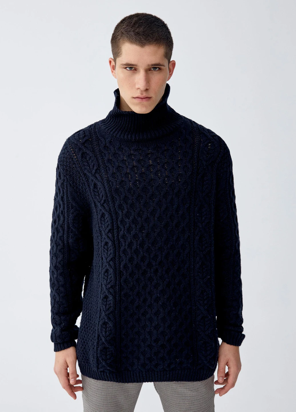 Темно-синій демісезонний светр Pull & Bear