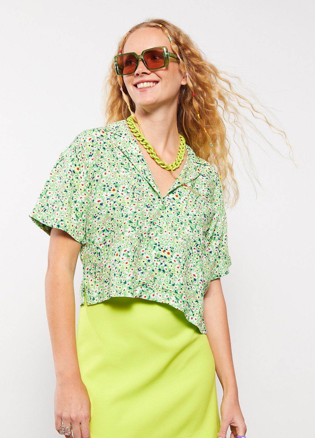 Светло-зеленая кэжуал рубашка с цветами LC Waikiki