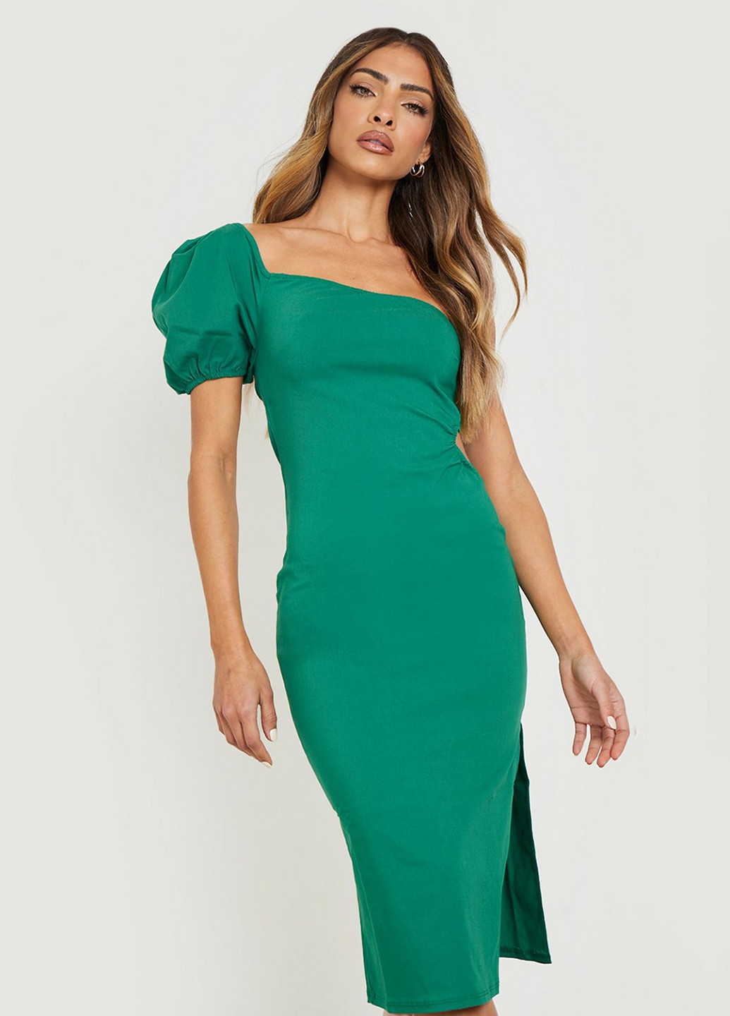 Зеленое коктейльное платье с открытыми плечами Boohoo однотонное