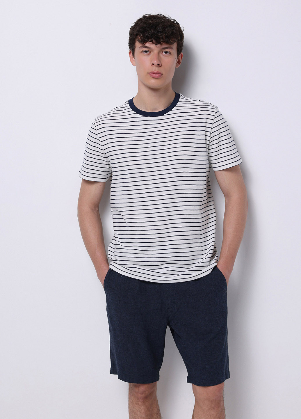 Белая футболка Colin's