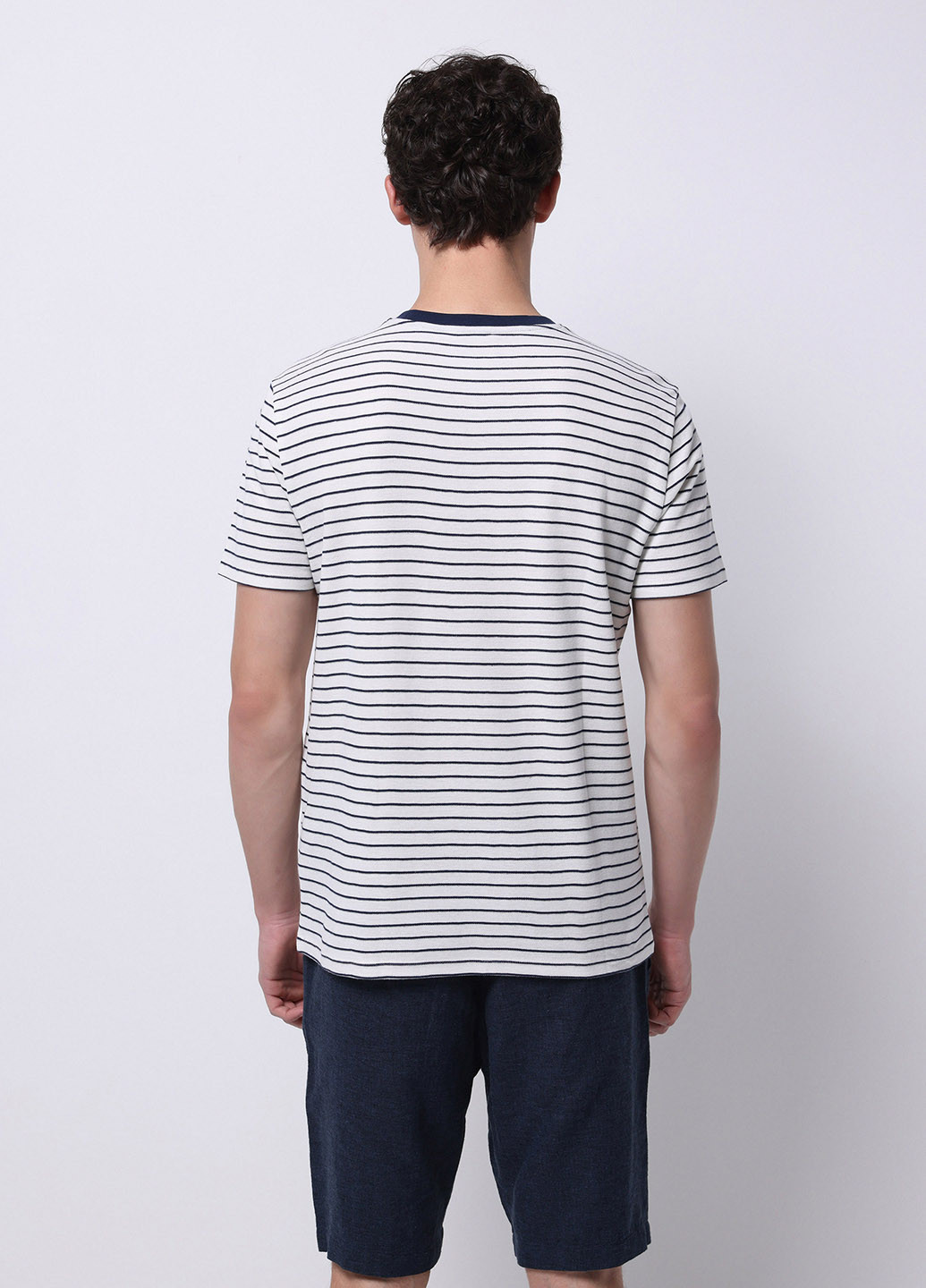 Белая футболка Colin's