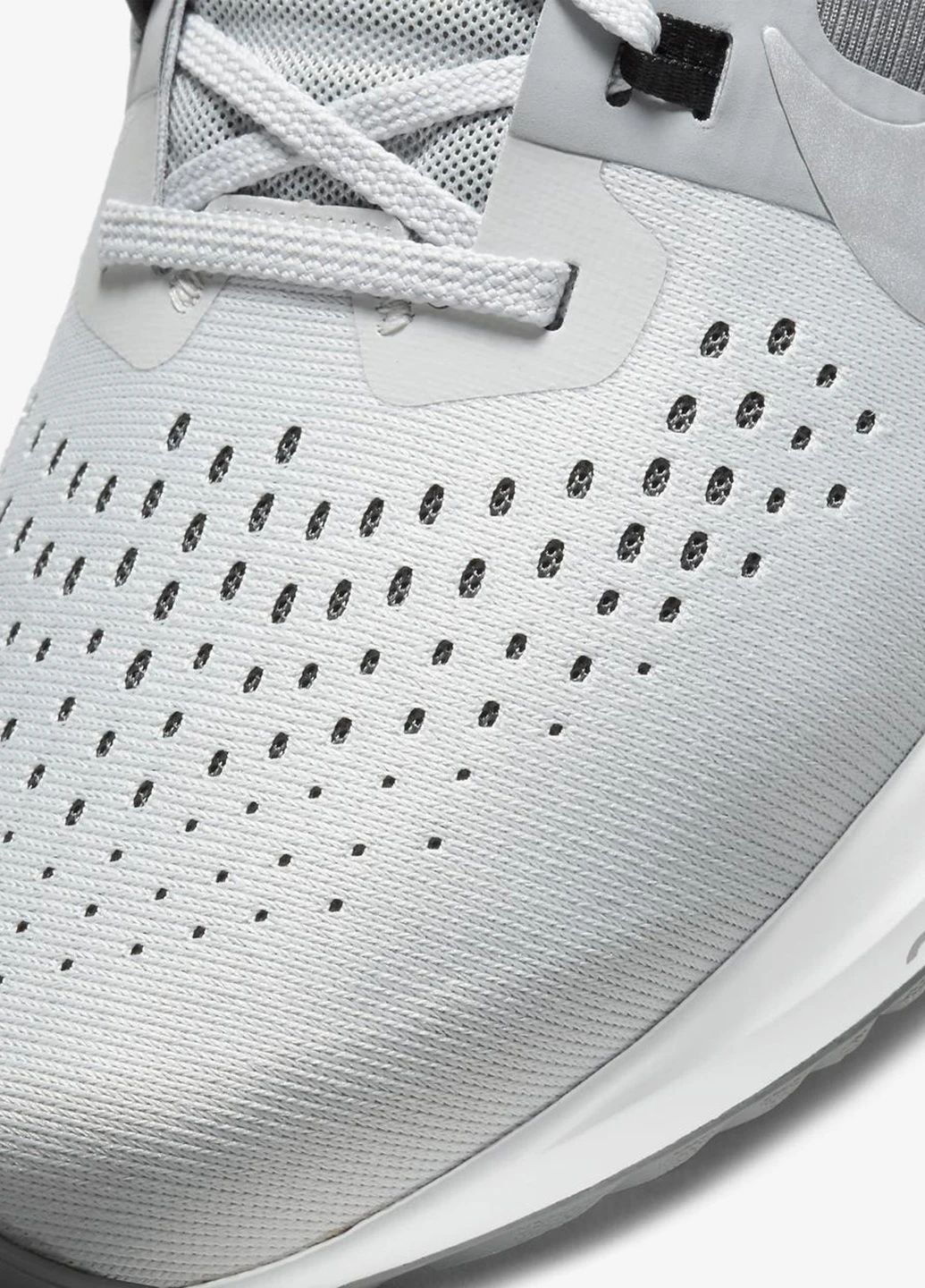 Сірі кросівки всесезон Nike Air Zoom Vomero