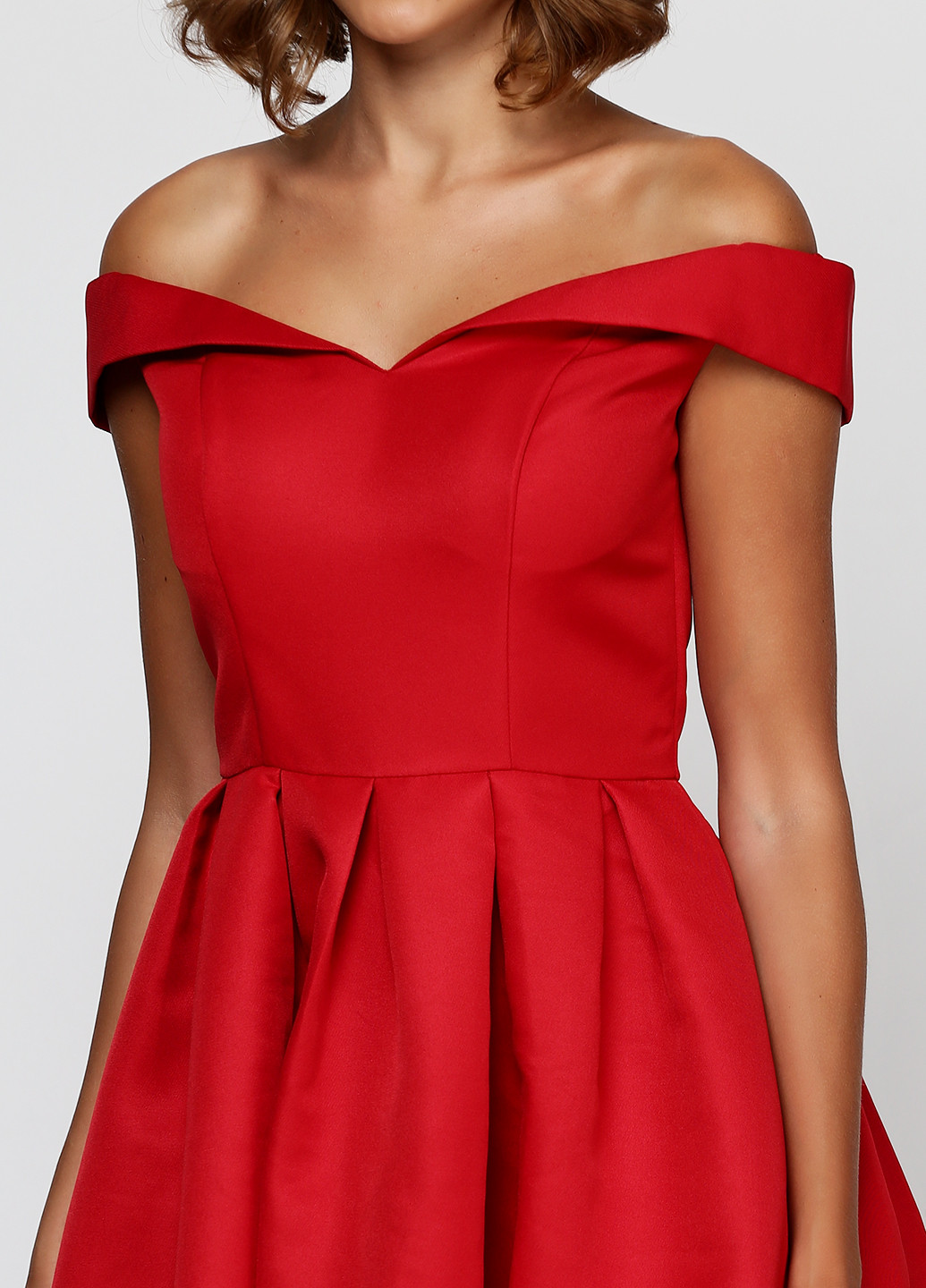 Красное вечернее платье Chi Chi однотонное