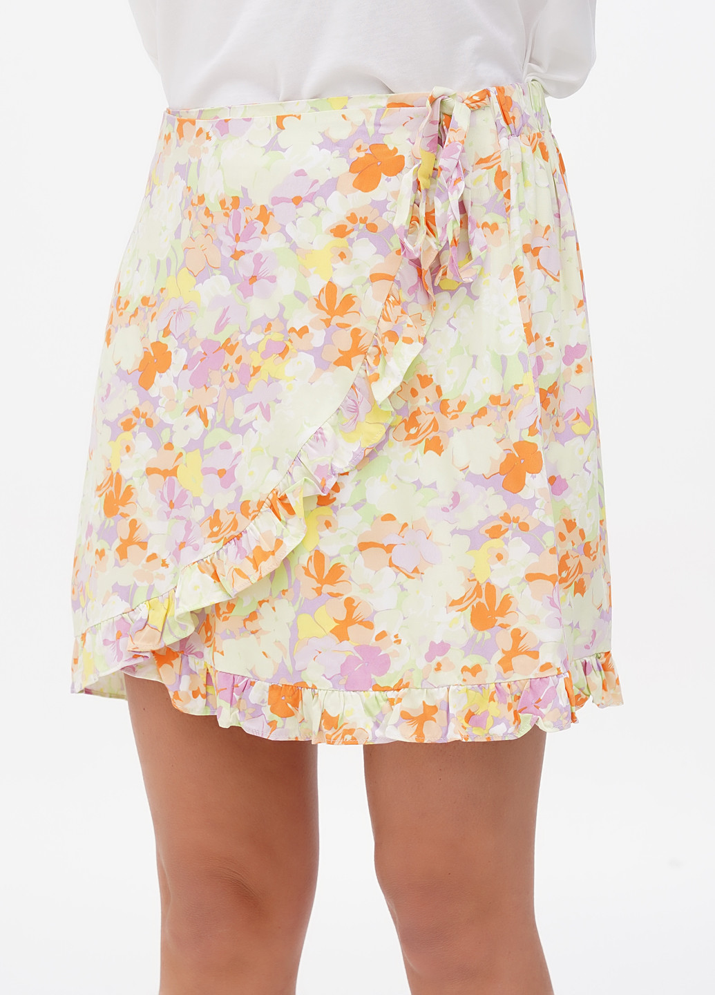 Разноцветная кэжуал цветочной расцветки юбка Pieces на запах