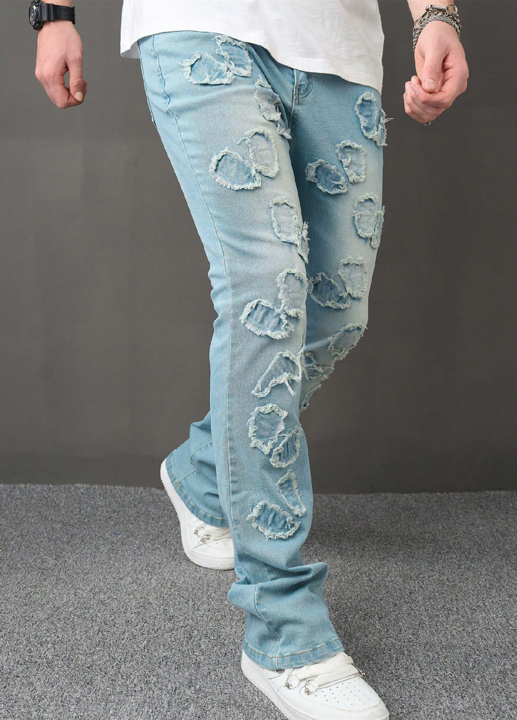 Синие демисезонные зауженные джинсы SHEIN