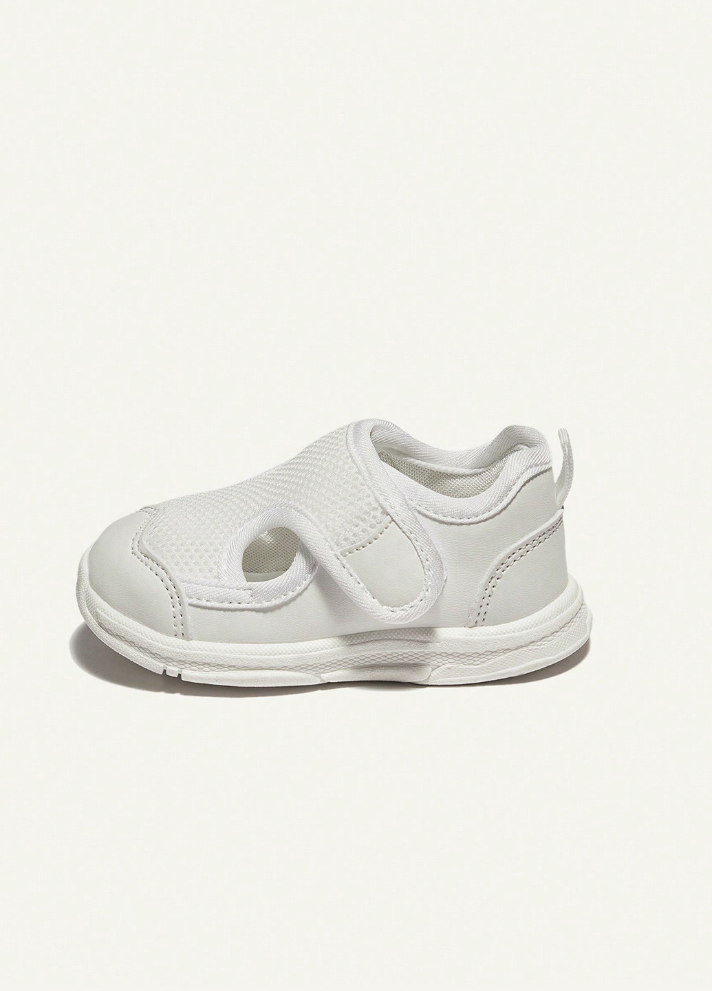 Білі осінні кросівки SHEIN