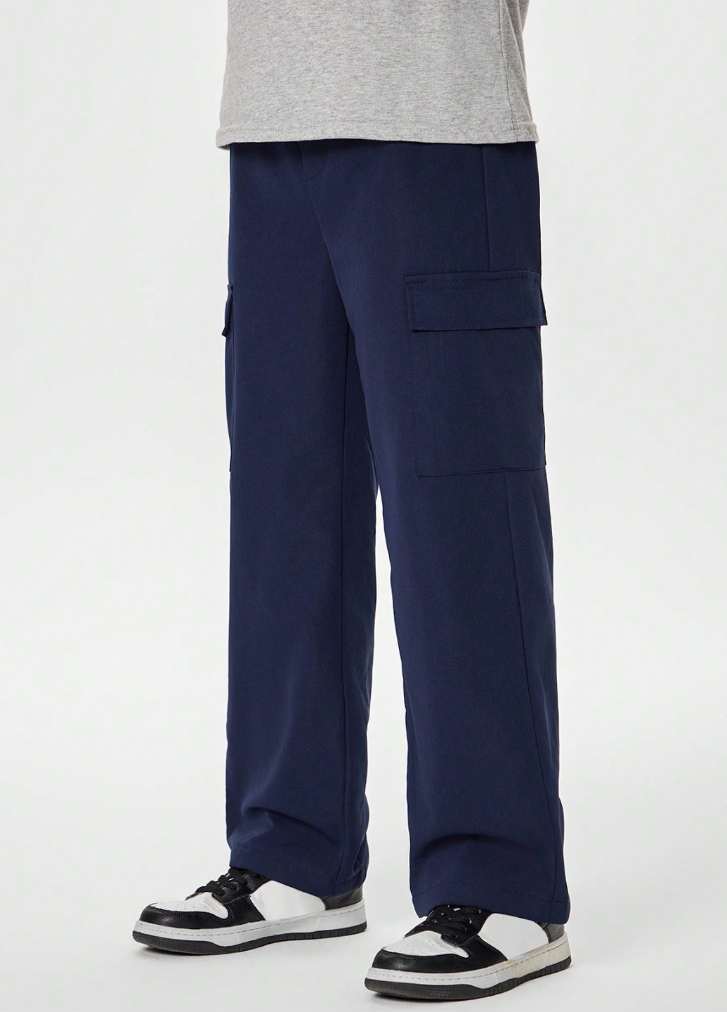 Темно-синие спортивные демисезонные брюки карго SHEIN