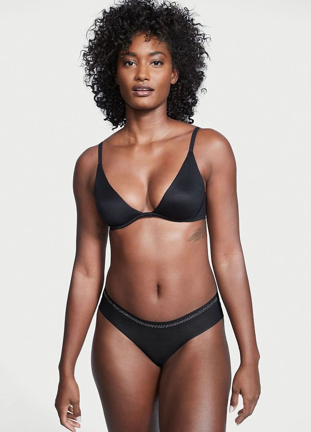 Черный демисезонный комплект (бюстгальтер, трусики) Victoria's Secret