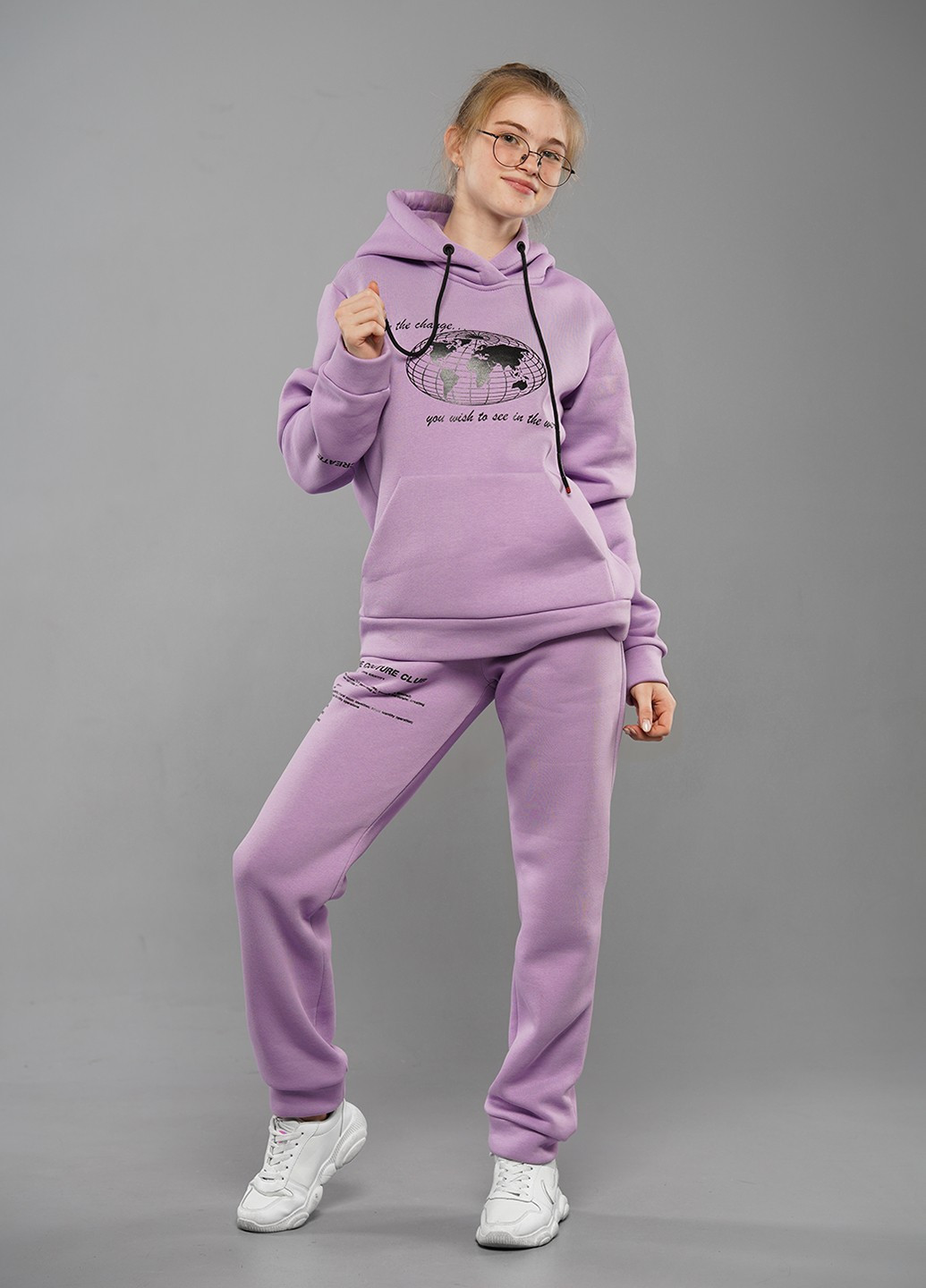 Сиреневый модный зимний спортивный костюм с надписями Sinthia (205956141)