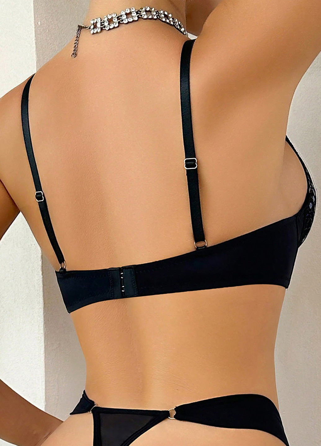 Чёрный бралетт бюстгальтер SHEIN с косточками полиамид