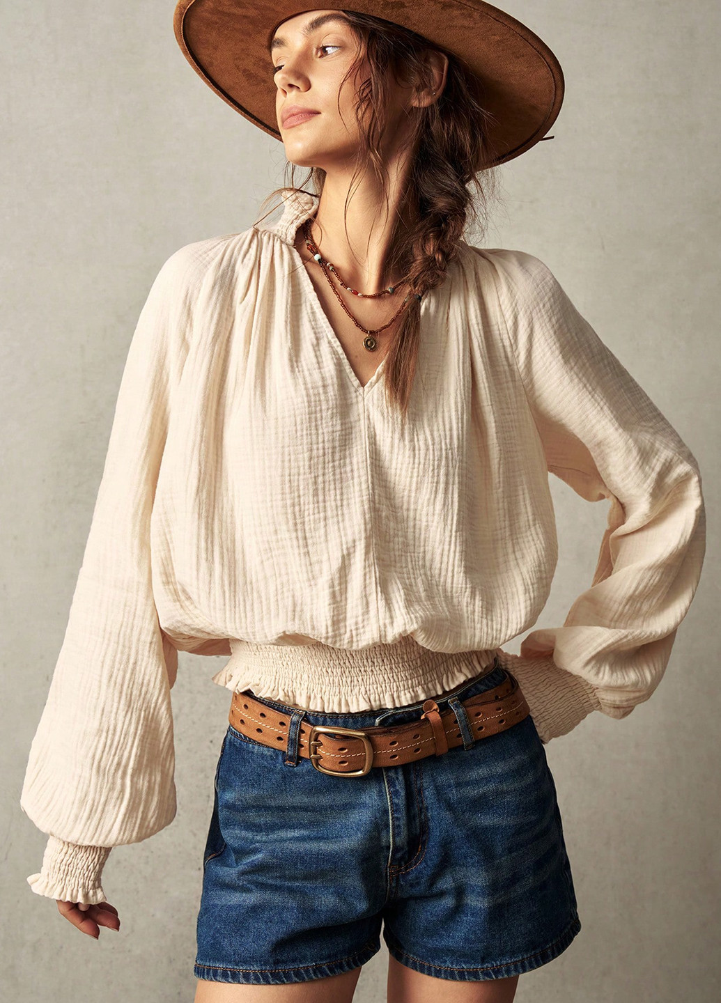 Бежевая блуза SHEIN