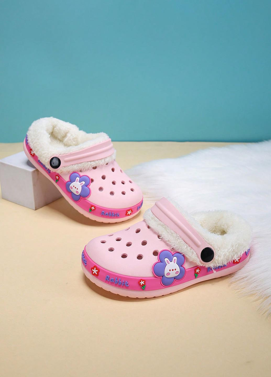 Розовые сабо SHEIN с аппликацией