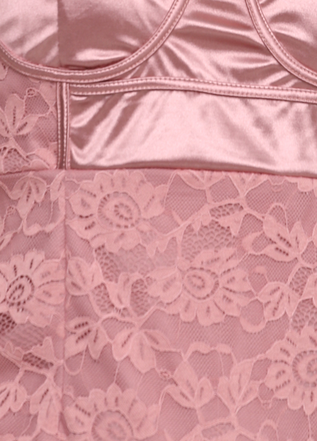 Розовое коктейльное платье PrettyLittleThing однотонное