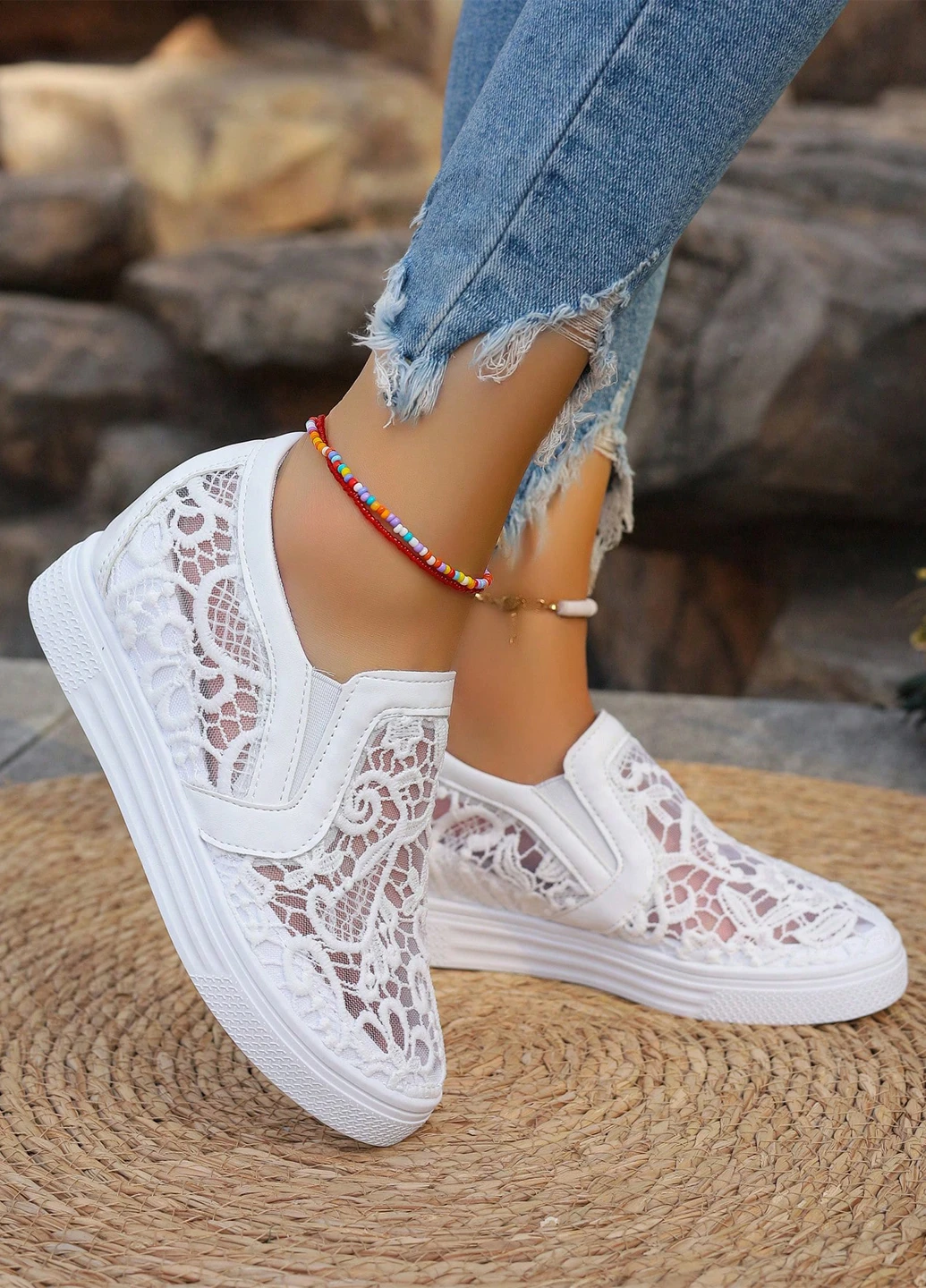 Белые слипоны SHEIN с белой подошвой однотонные