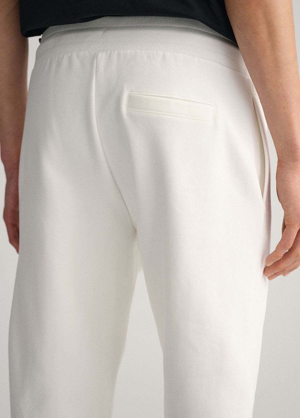 Белые спортивные демисезонные джоггеры брюки Gant