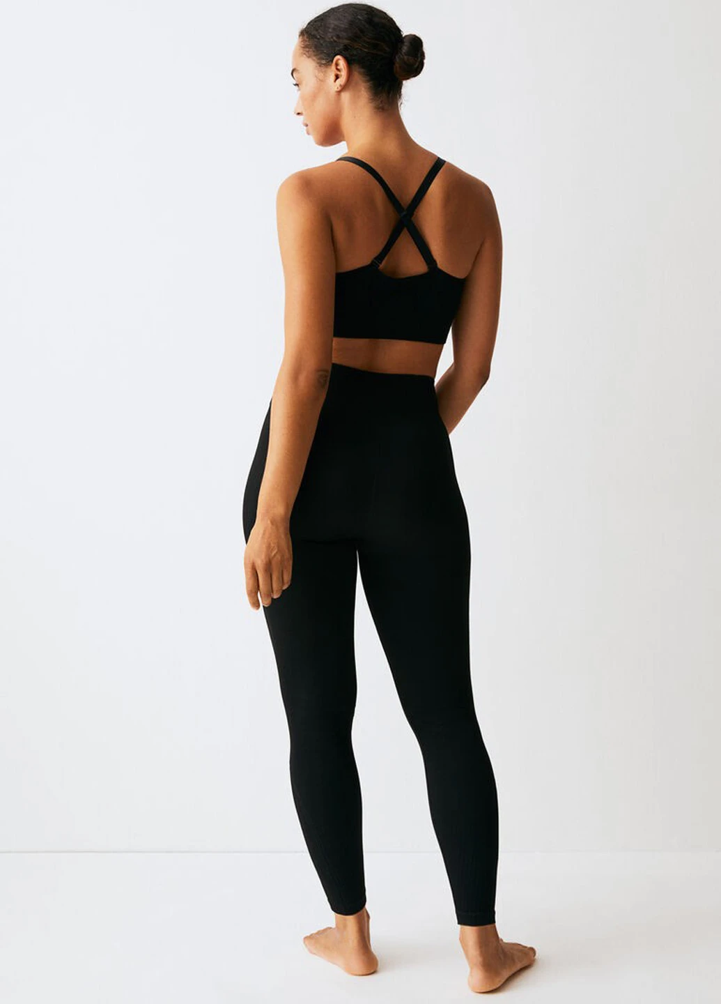 Черные демисезонные леггинсы H&M