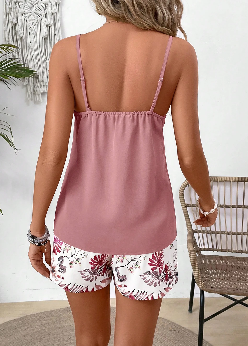 Розовый летний костюм (топ, шорты) SHEIN