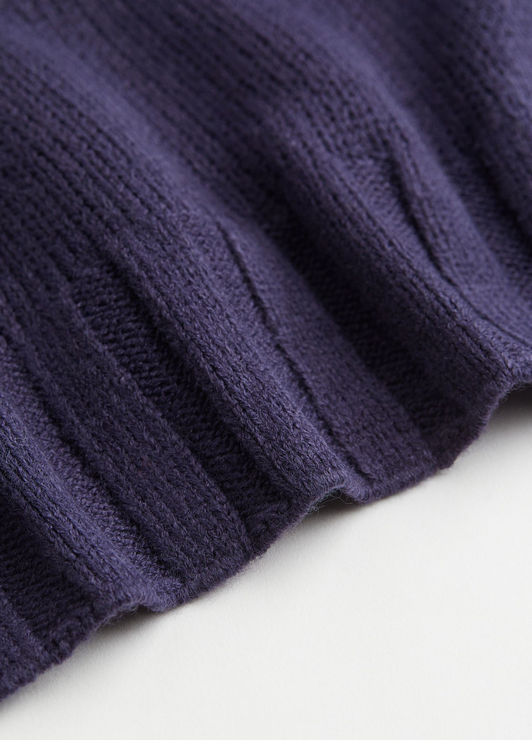 Темно-фиолетовый демисезонный свитер H&M