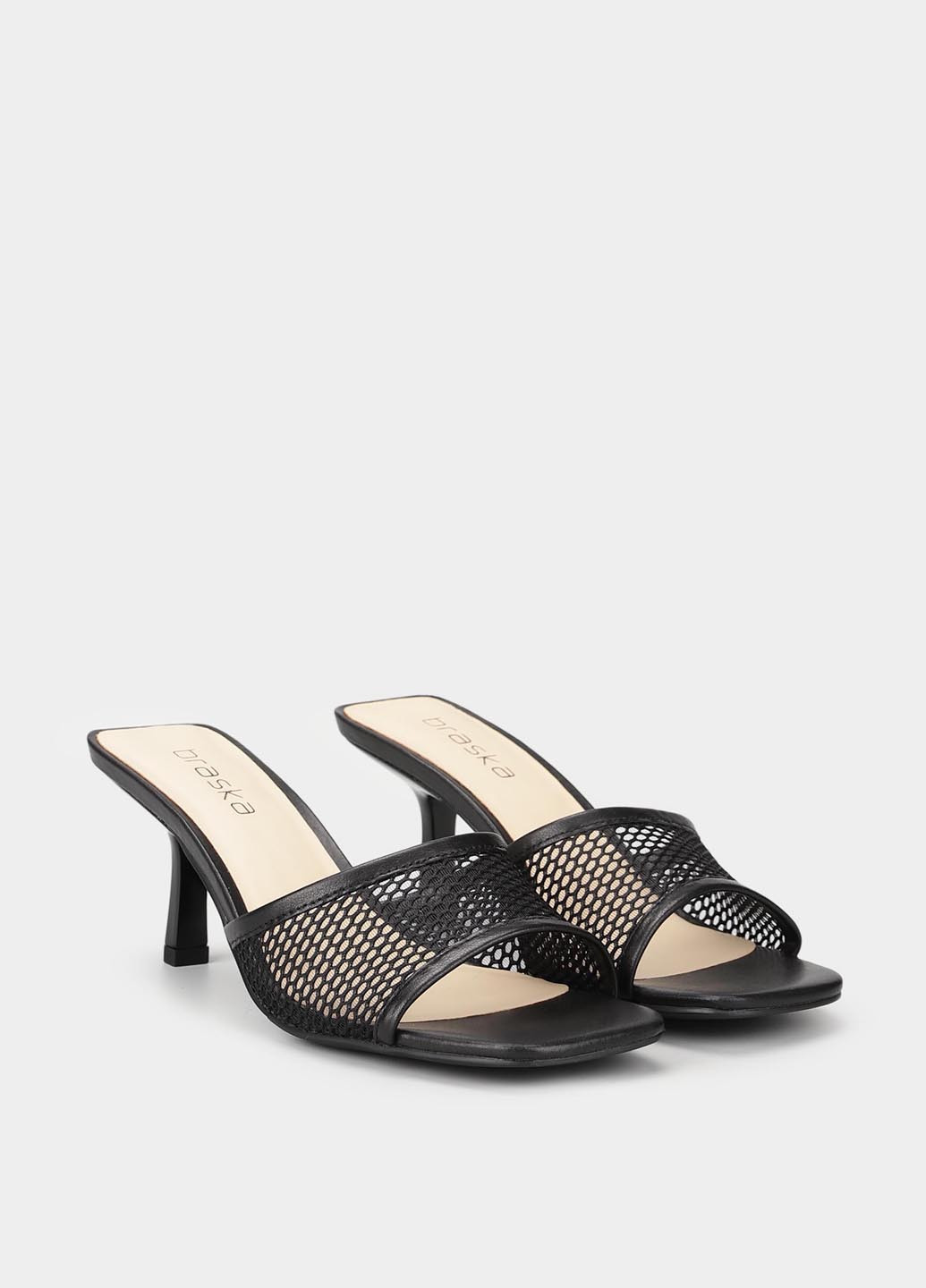 Черные шлепанцы Braska
