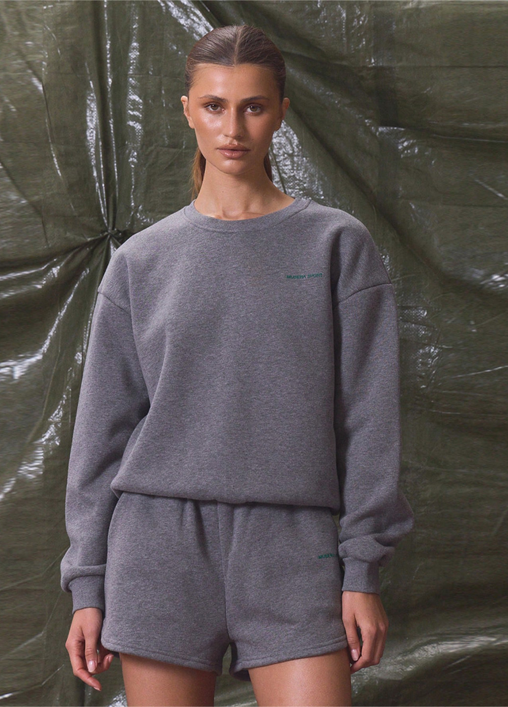 Серый свитшот SHEIN однотонный без декора (365629076)