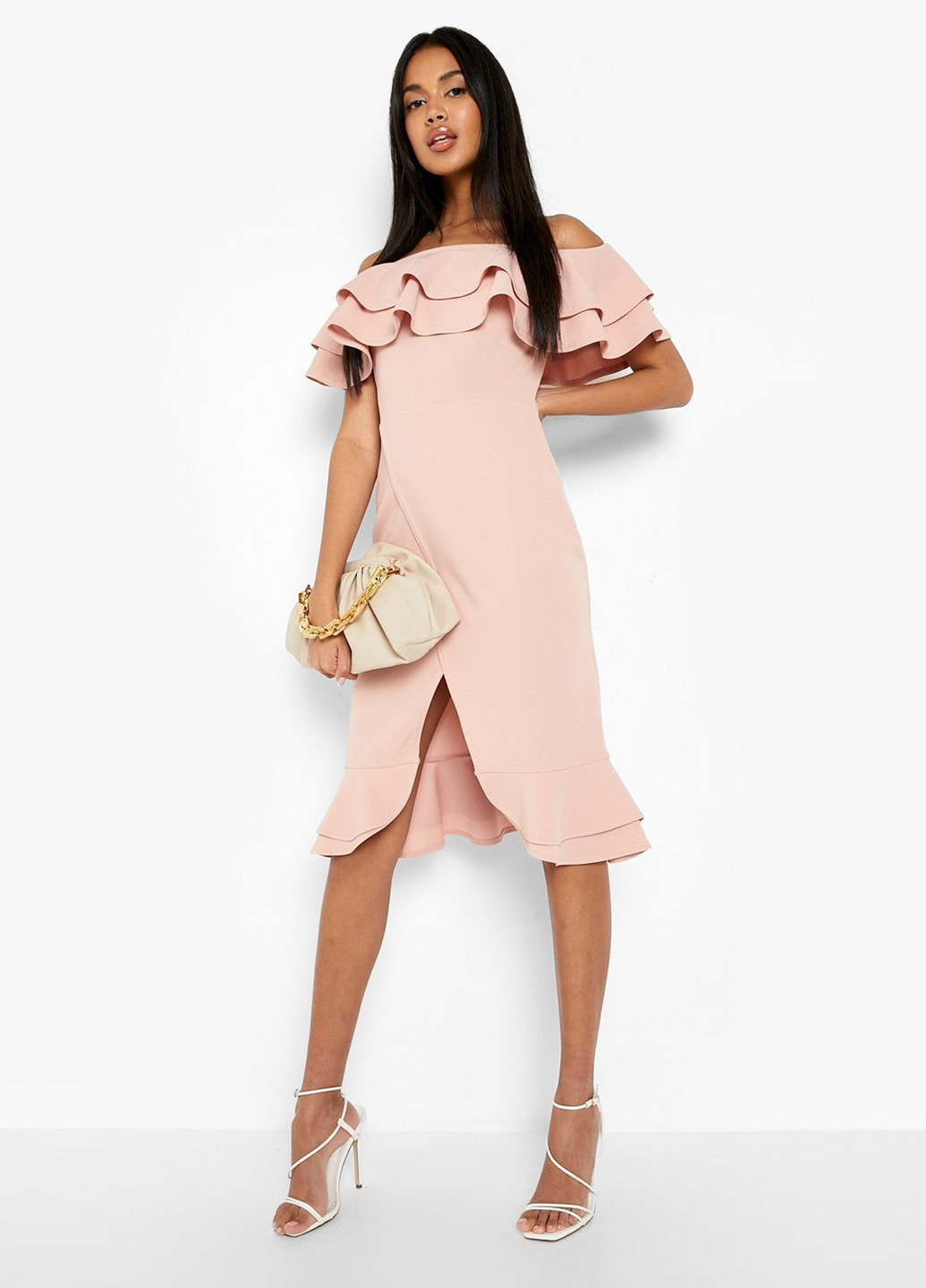 Розовое коктейльное платье с открытыми плечами Boohoo однотонное