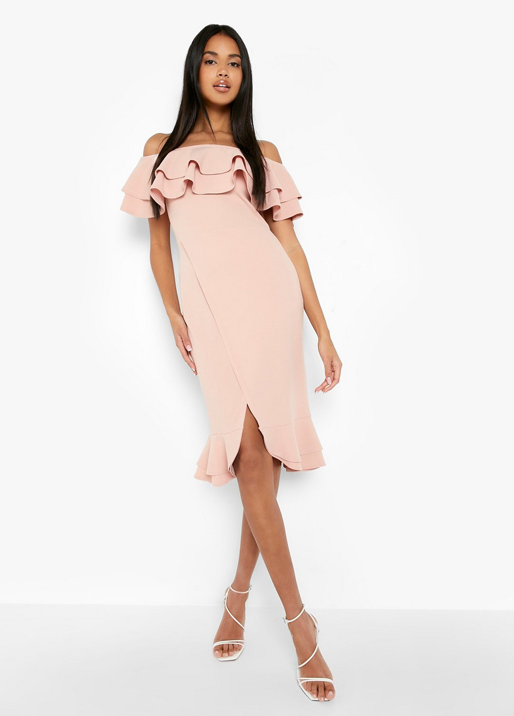 Розовое коктейльное платье с открытыми плечами Boohoo однотонное