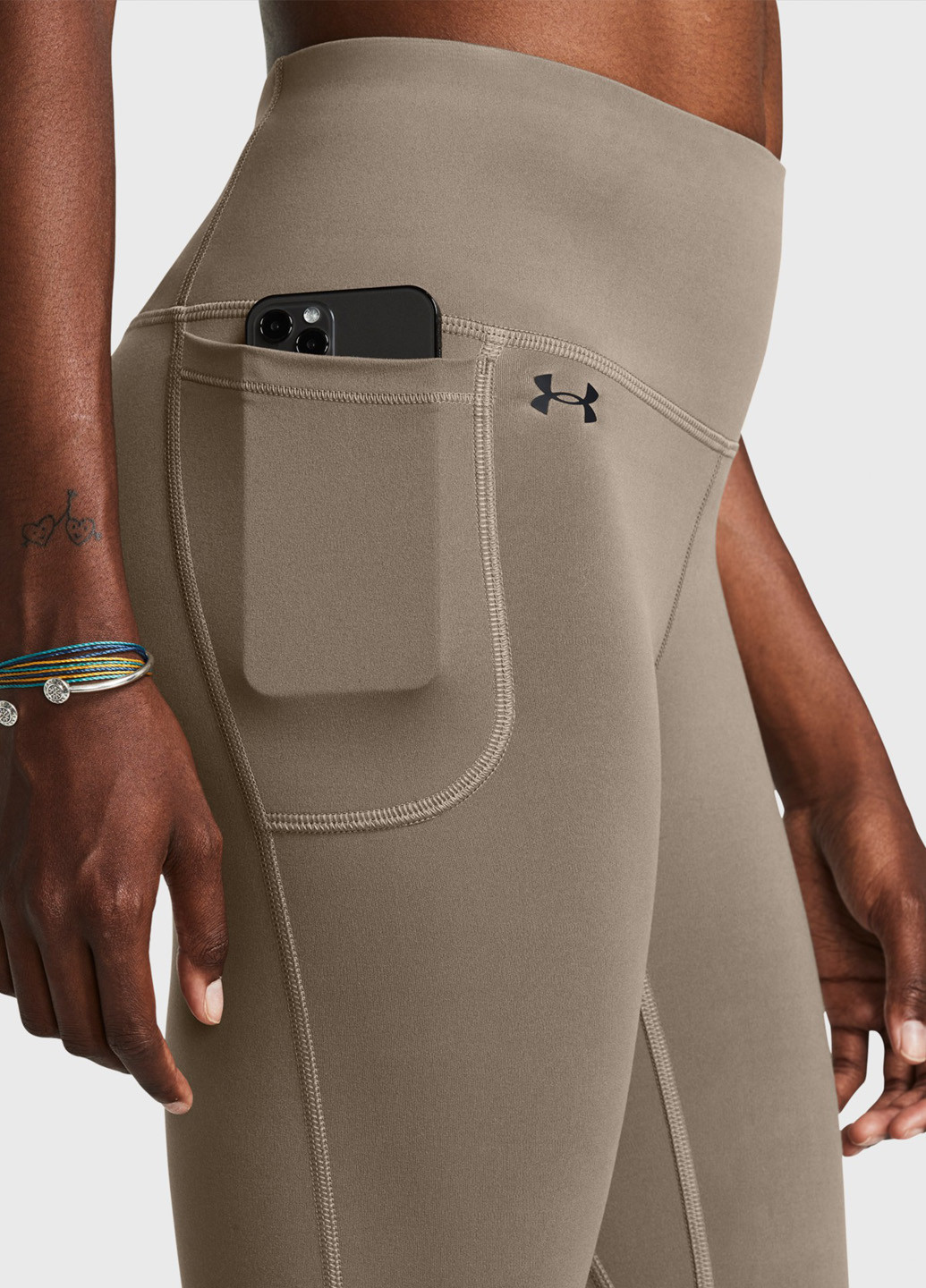 Бежевые летние леггинсы Under Armour