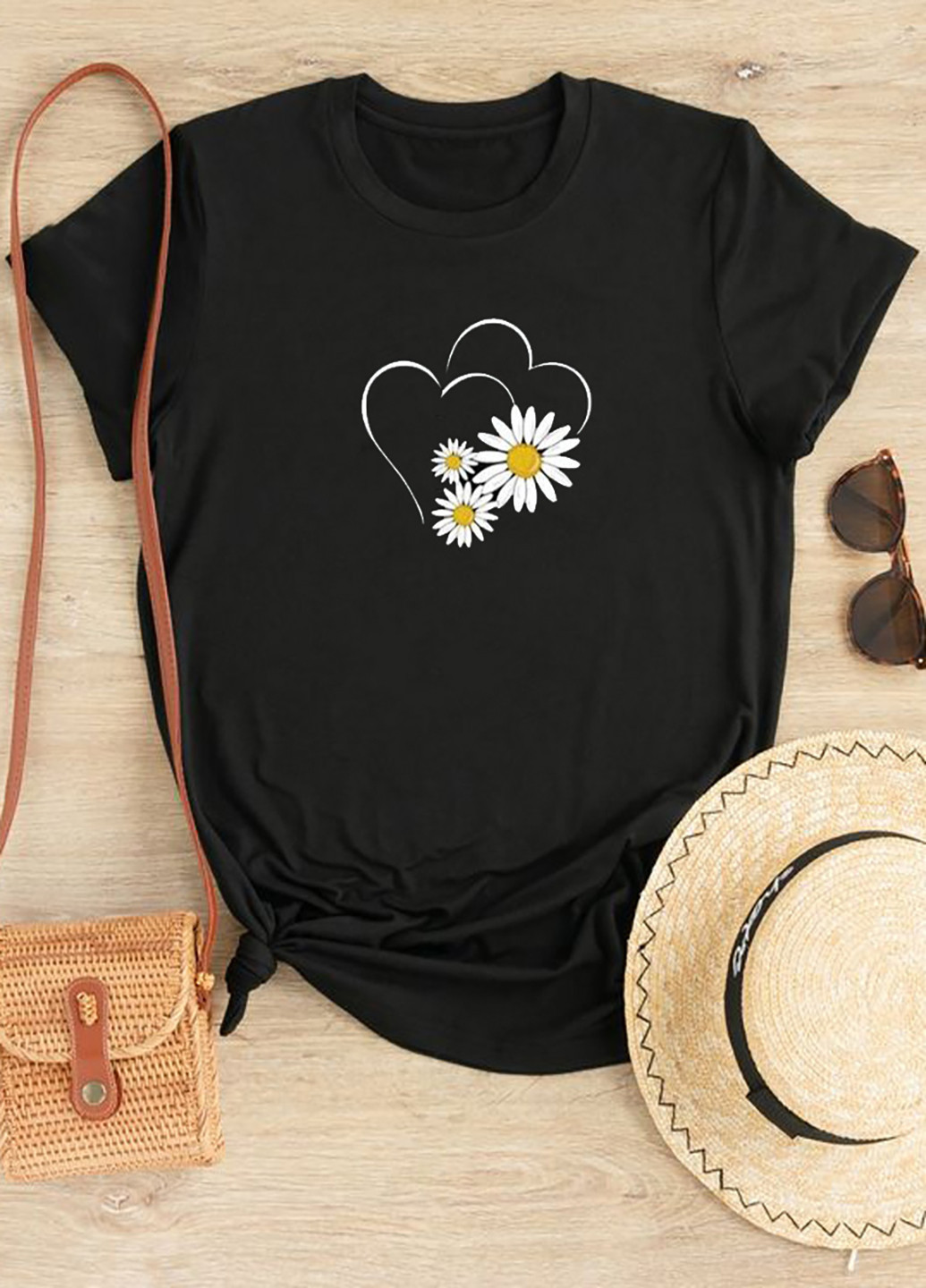 Черная демисезон футболка женская черная love chamomile-2 Love&Live
