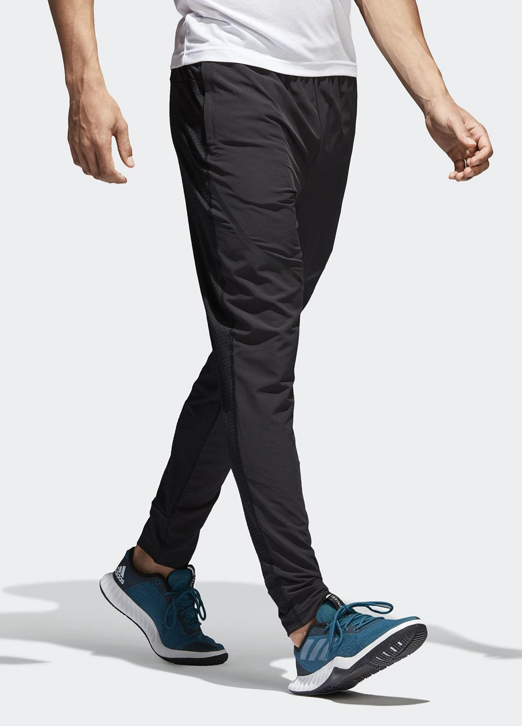 Черные спортивные демисезонные брюки adidas