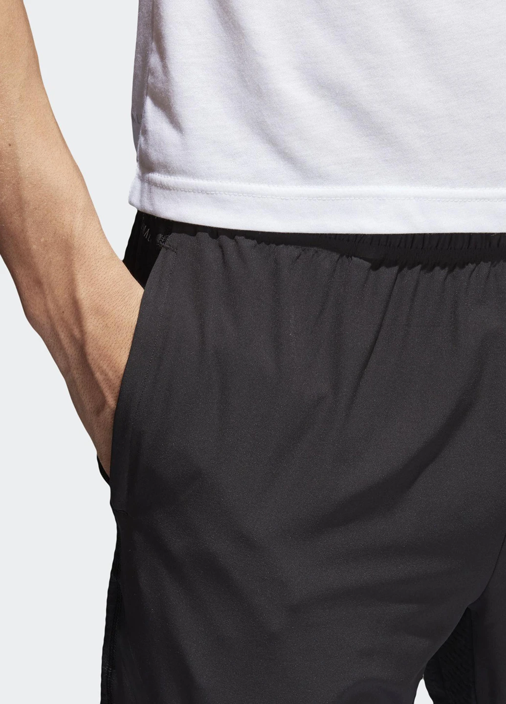 Черные спортивные демисезонные брюки adidas