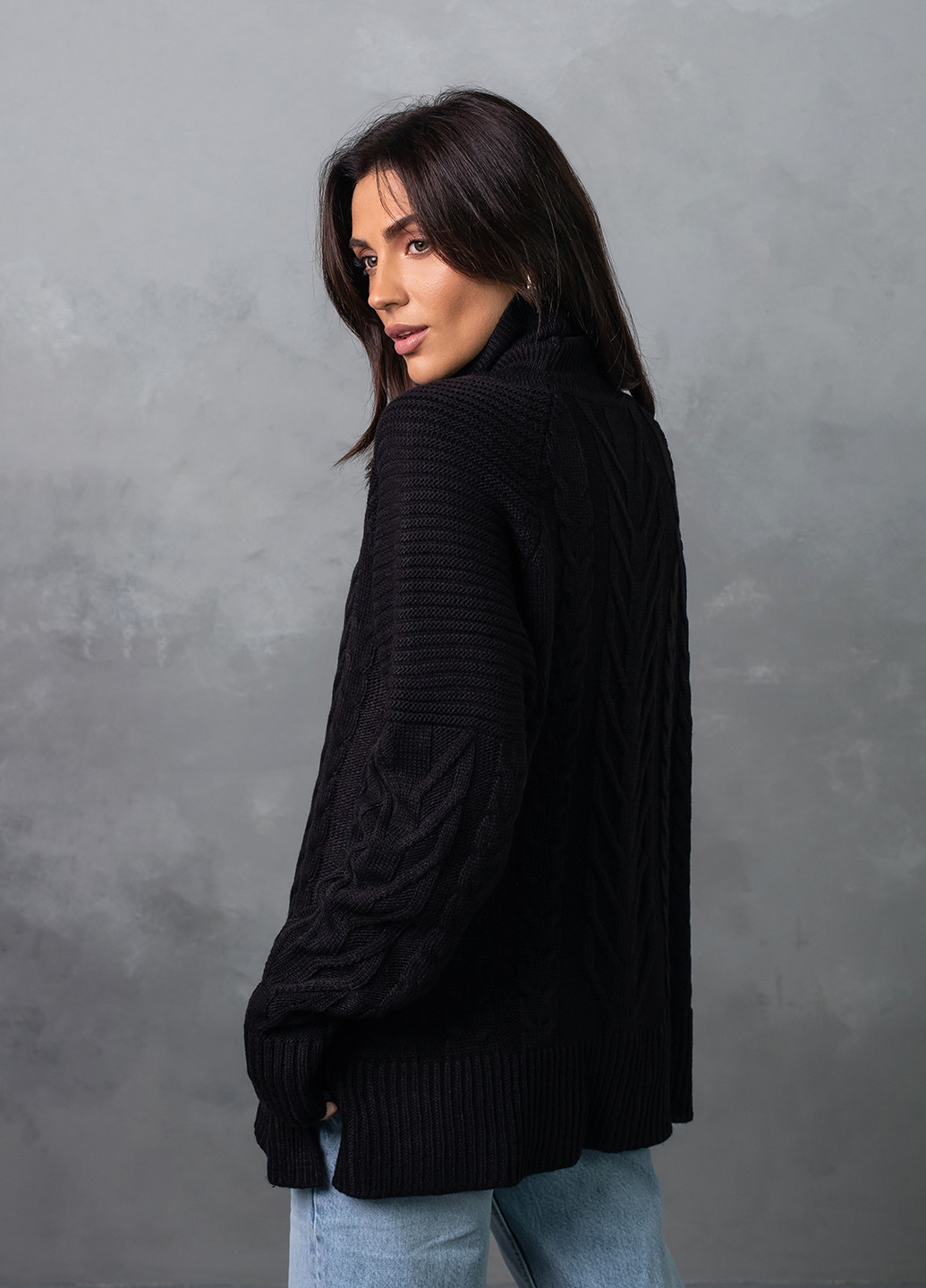 Черный демисезонный свитер женский Bakhur Джемпер