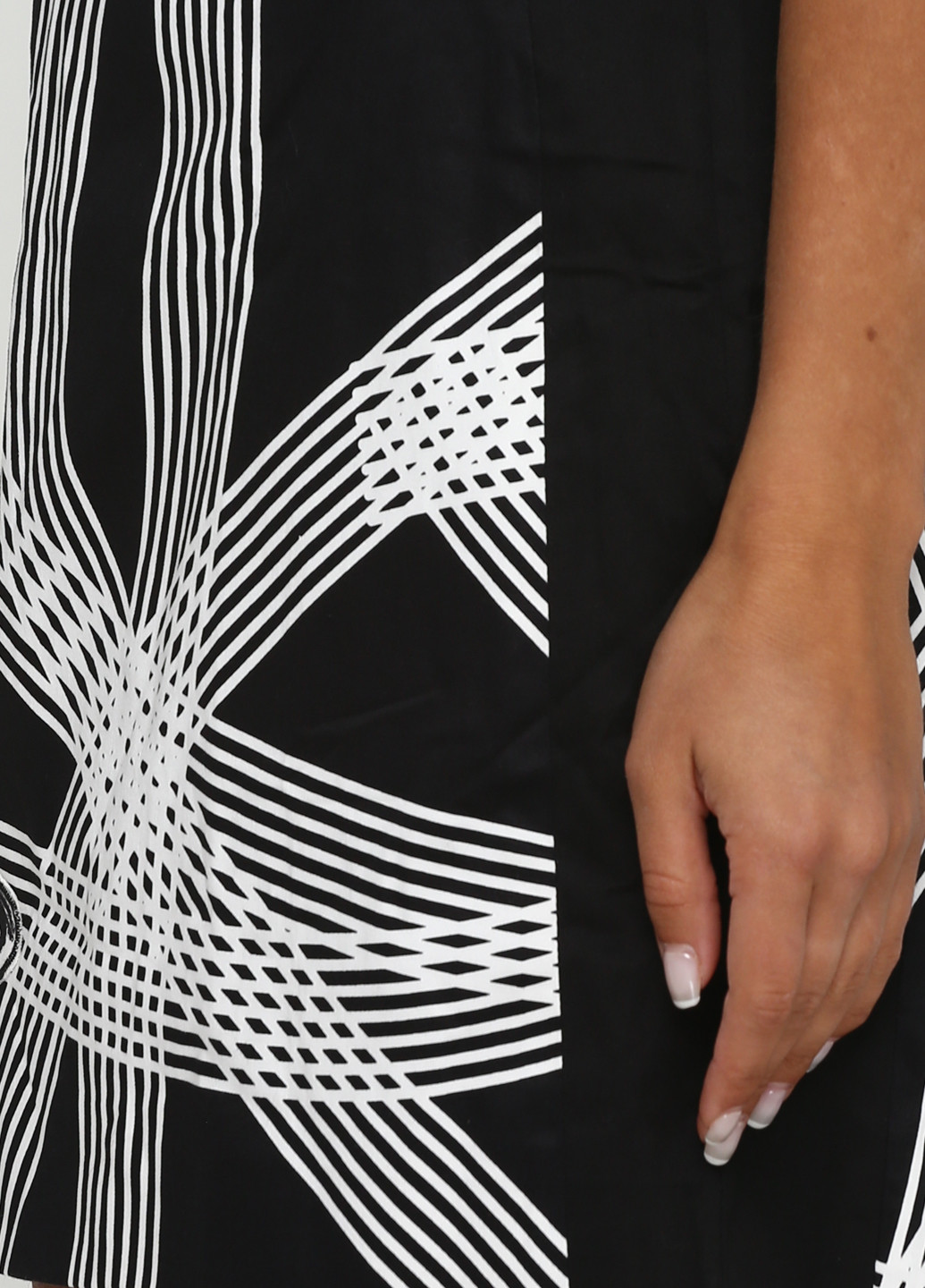 Черно-белое кэжуал платье а-силуэт Desigual с абстрактным узором