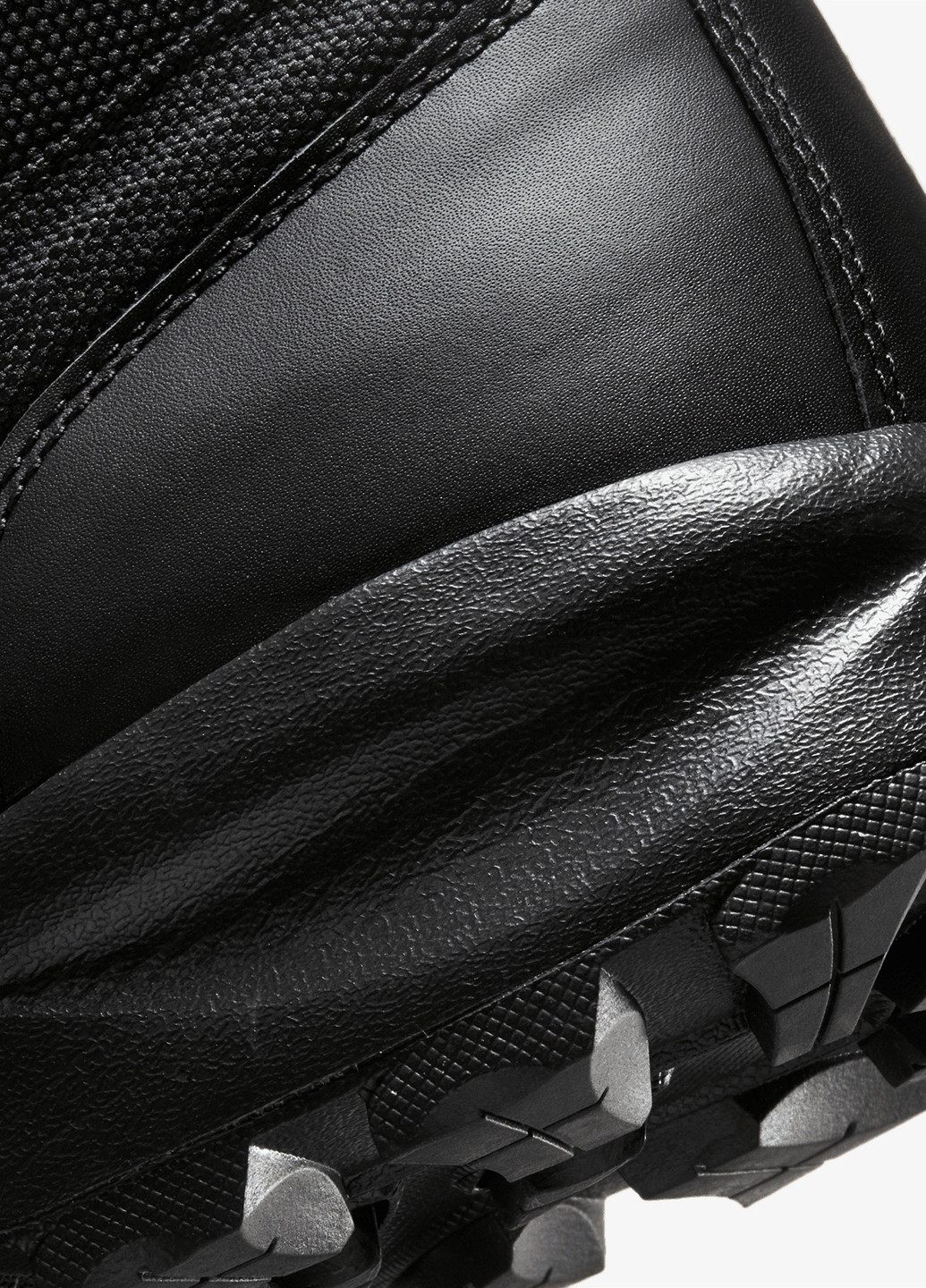 Черные осенние ботинки Nike