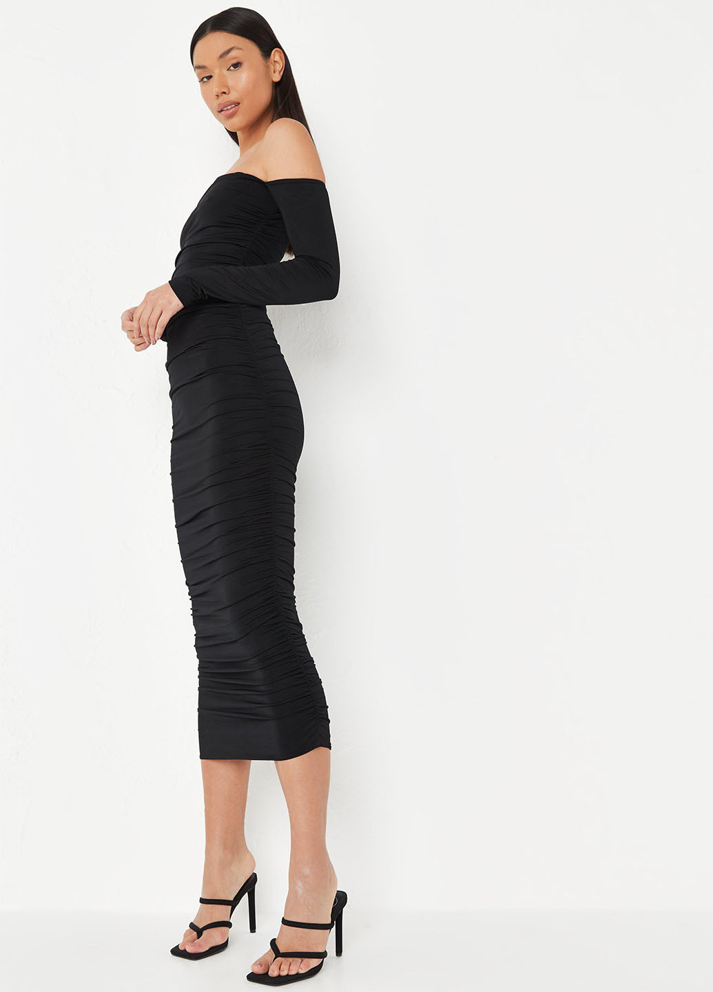 Черное кэжуал платье футляр, с открытыми плечами Missguided однотонное