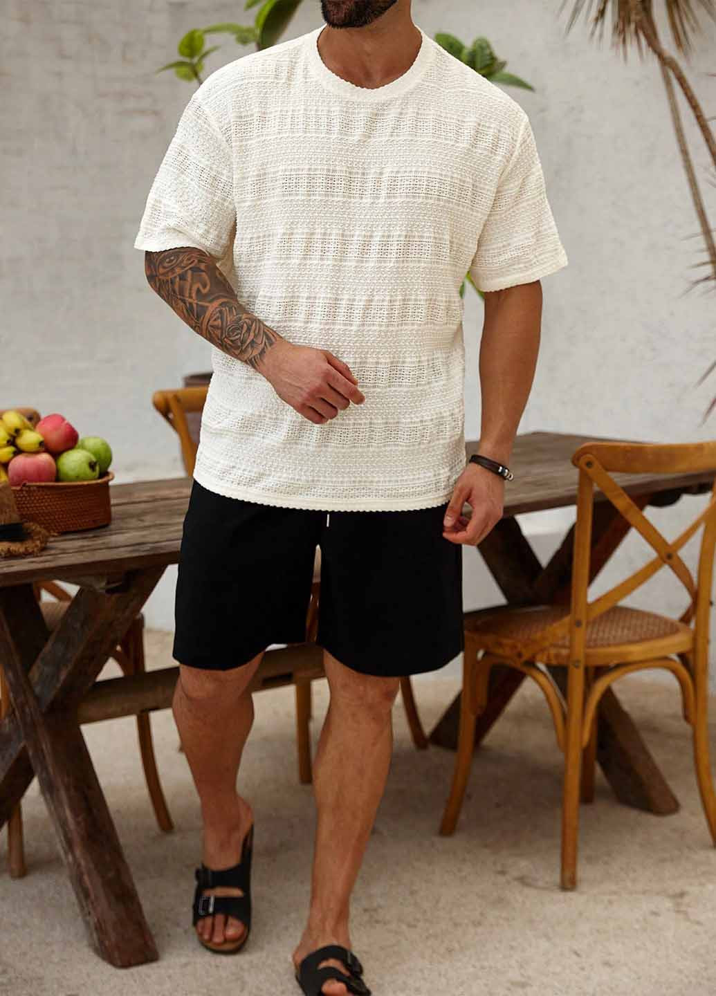 Молочная футболка SHEIN