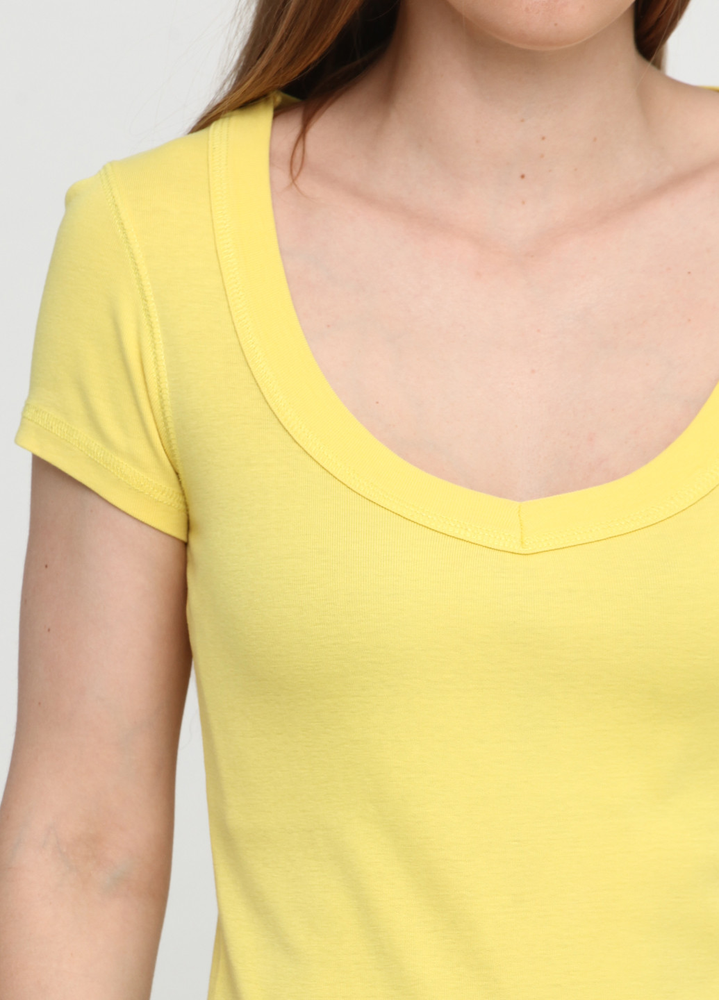 Желтая летняя футболка Vero Moda