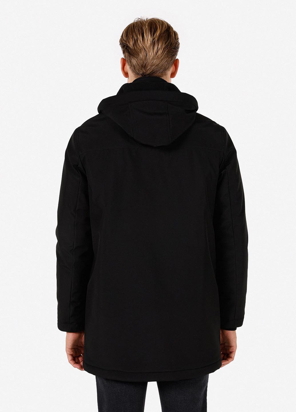 Чорна зимня куртка Colin's