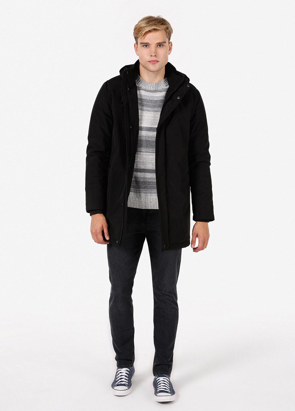 Чорна зимня куртка Colin's