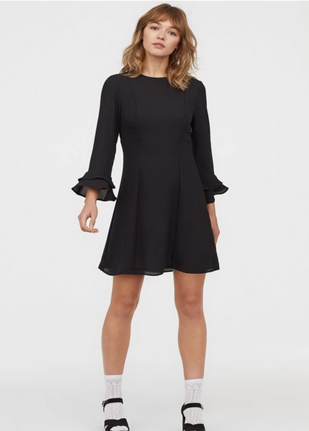 Черное кэжуал платье а-силуэт H&M однотонное