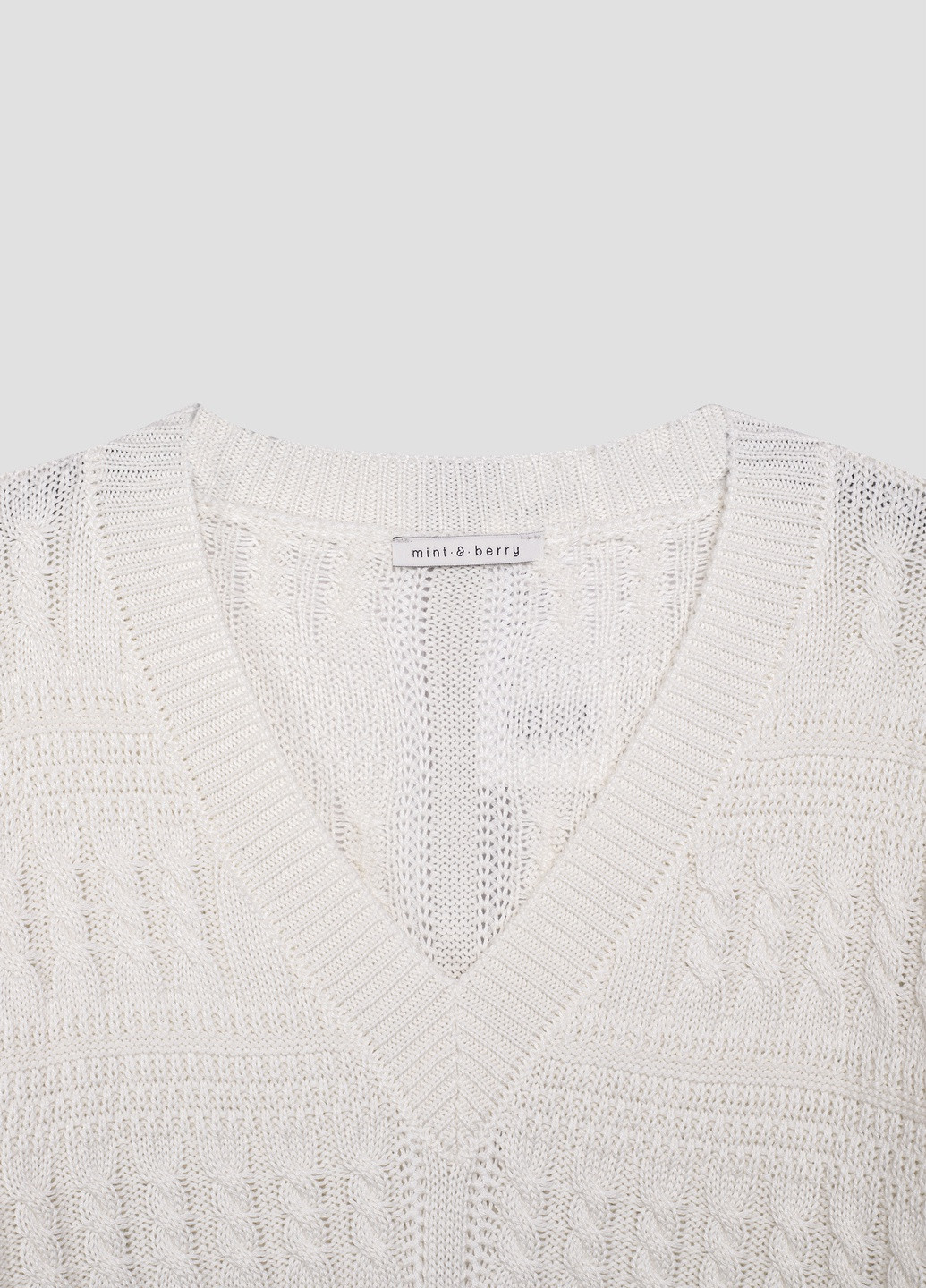 Белый демисезонный свитер MINT&BERRY